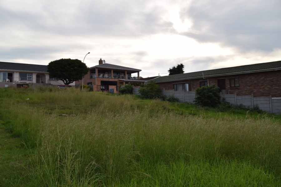  Bedroom Property for Sale in Wavecrest Eastern Cape